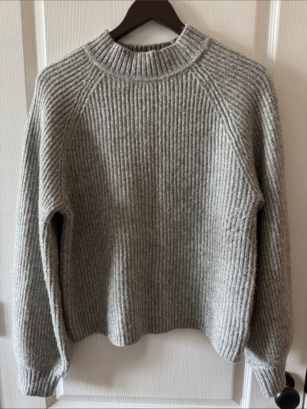 Jolie Ribbed Crewneck Sweater in Heather Grey